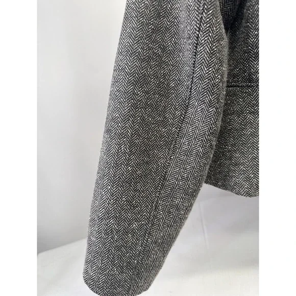 Worthington Petite Med Pleated Cropped herringbone Button jacket. Well tailored. - Picture 4 of 14